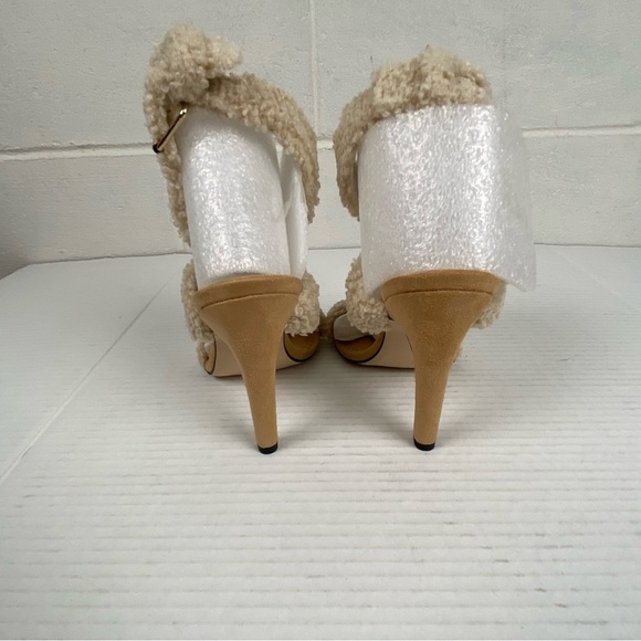NIB Good American Women's Sherpa Ankle Strap Heels Size 7.5 Cream GA273F-X NEW - Picture 5 of 11